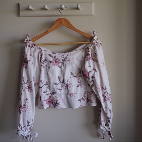 Embroidered Floral Blouse - Picture 2 of 2